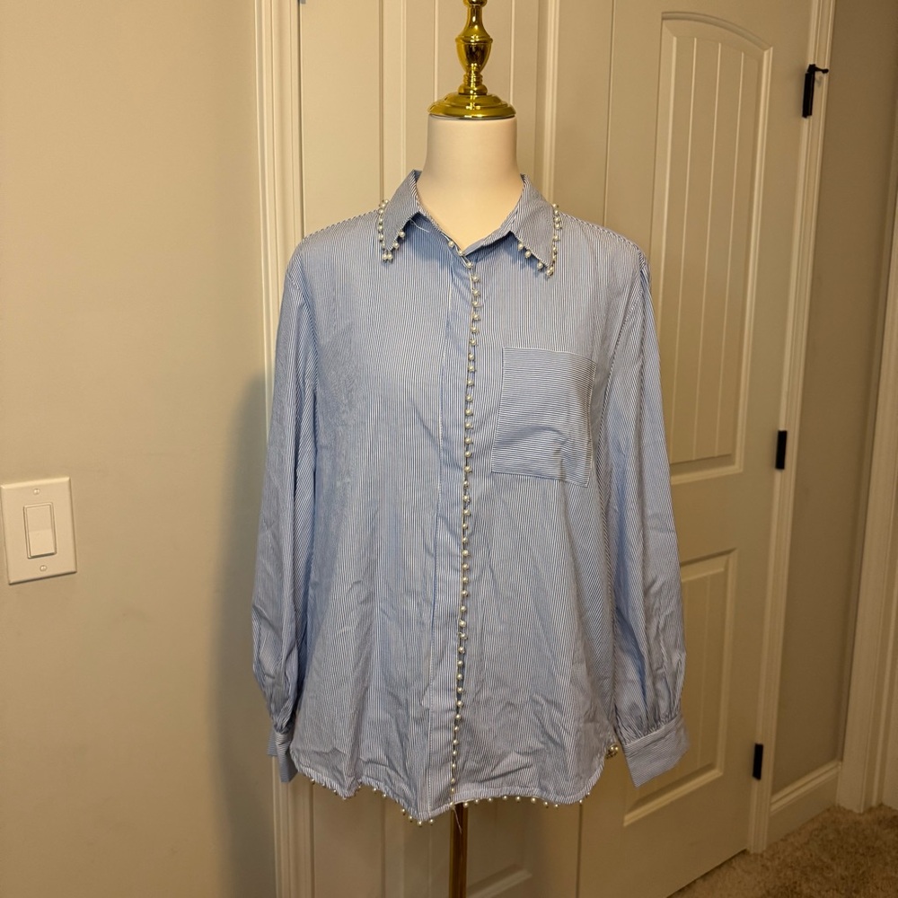 Moodie Women’s Blue Pin Striped Button-Up Shirt. NWT. Size medium